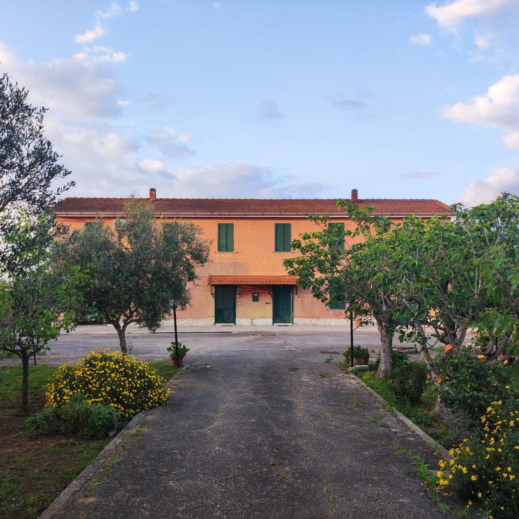 Eco House San Michele Hostel Borgo San Michele  Bagian luar foto